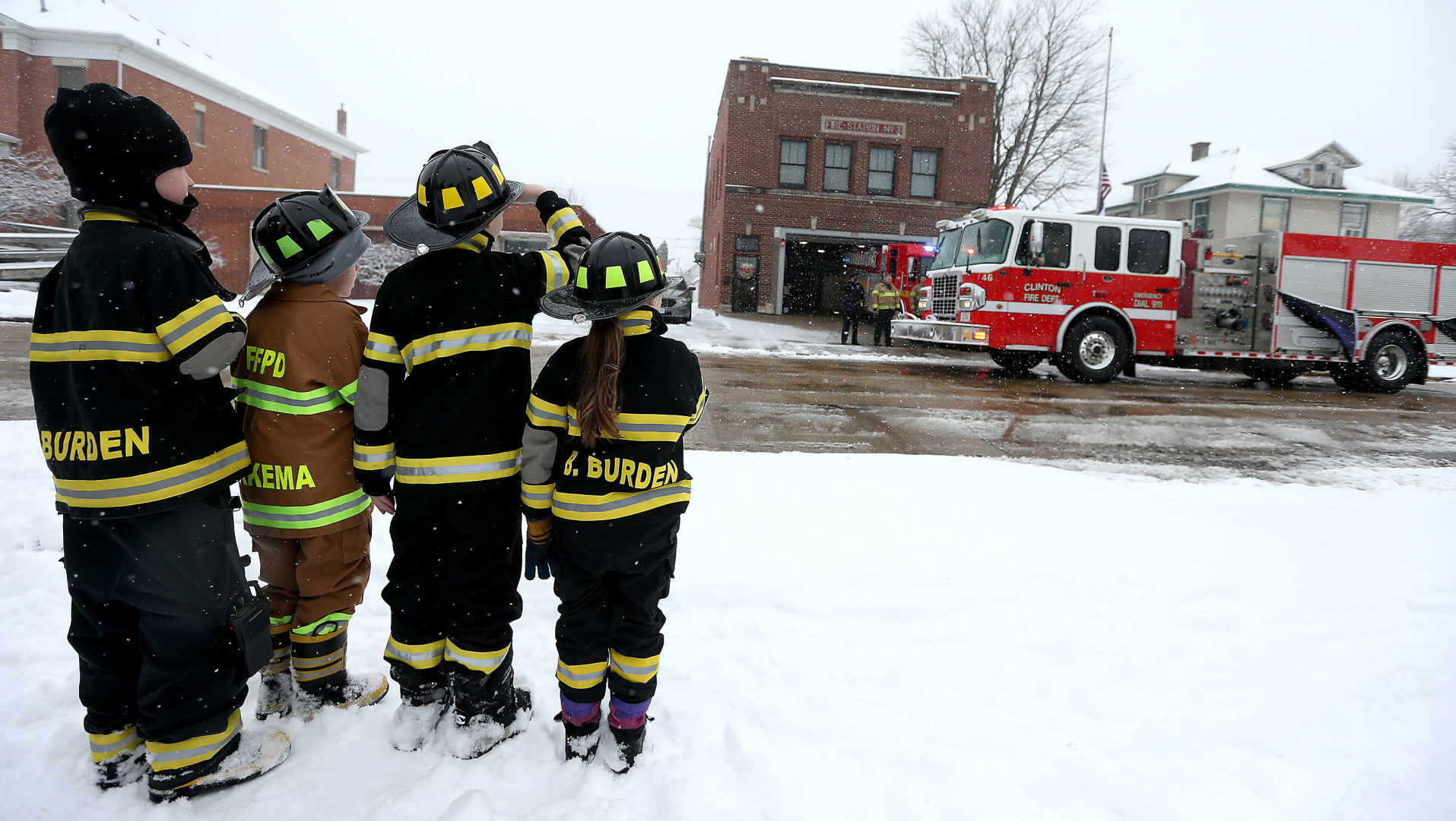 011219ho-clinton-fire-funeral-4